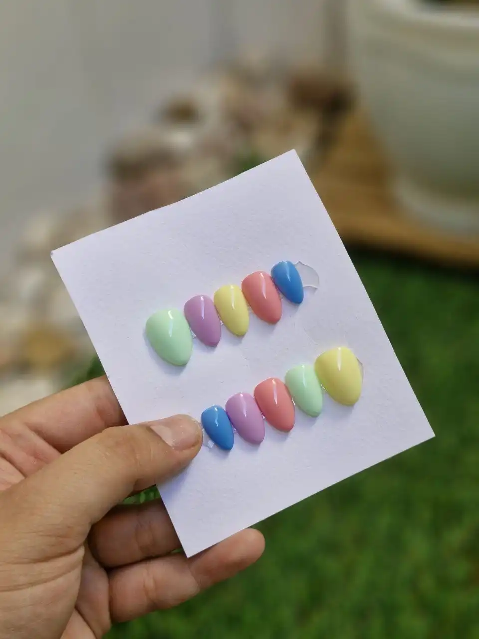 ناخن مصنوعی با مواد کاشت طرح تک رنگ پاستیلی (به همراه پک اختصاصی)